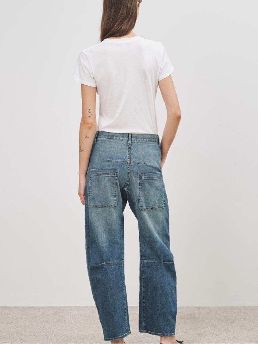 Nili Lotan Emerson jean, classic wash barrel crop 27 - Picture 2 of 5